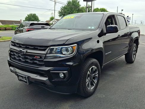 Used 2021 Chevrolet Colorado Z71 w/ Safety Package AWD/4WD image 3