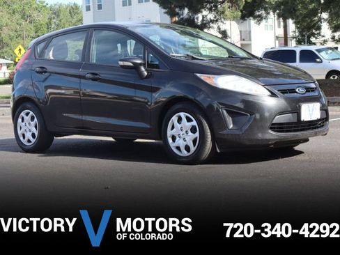 Used 2013 Ford Fiesta SE FWD image 1