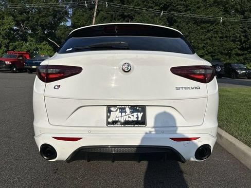 Used 2023 Alfa Romeo Stelvio Veloce AWD/4WD image 26