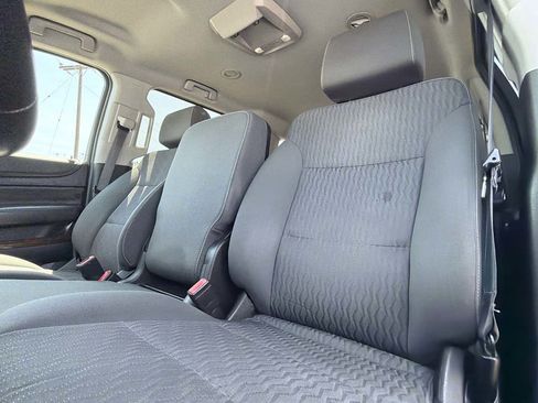 Used 2016 Chevrolet Suburban LS RWD image 8