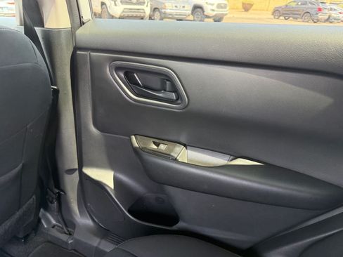 Used 2024 Nissan Rogue S AWD/4WD image 13