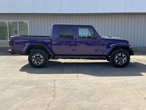 New 2026 Jeep Gladiator Sport image 2