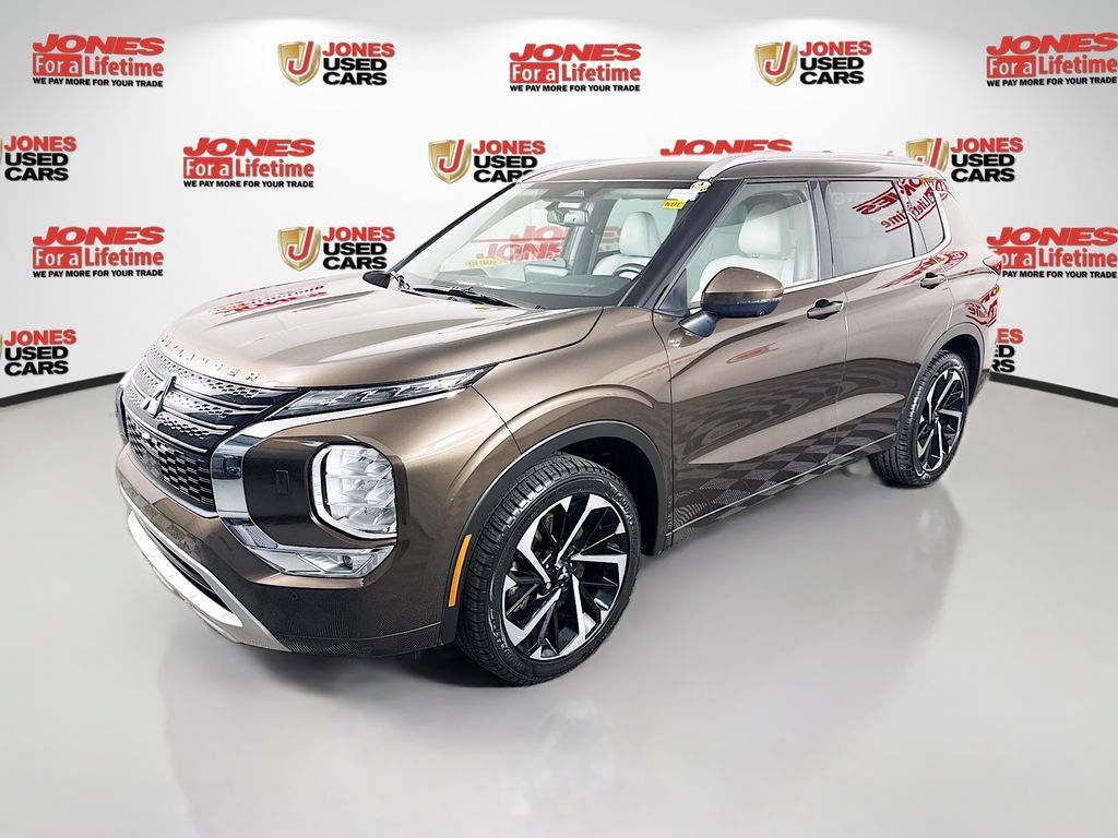 Used 2023 Mitsubishi Outlander SEL AWD/4WD image 13