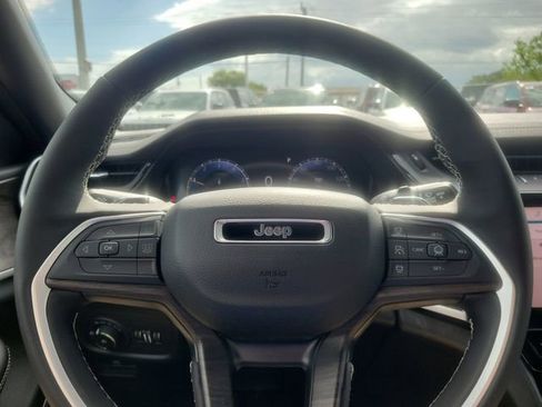New 2026 Jeep Grand Cherokee Limited RWD image 17