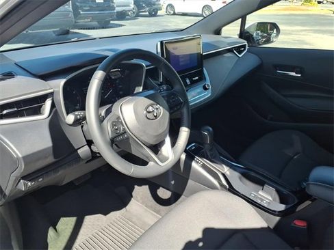 Used 2025 Toyota Corolla SE image 12