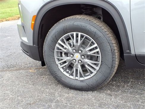 New 2026 Chevrolet Traverse LT w/ Driver Confidence Package image 32