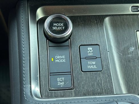 Used 2024 Lexus GX 550 w/ Accessory Package (Z1) AWD/4WD image 39