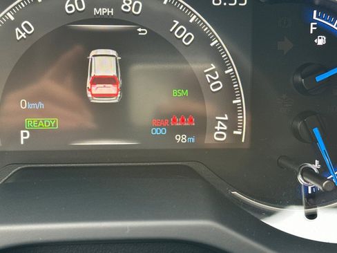 Certified 2025 Toyota RAV4 LE image 31