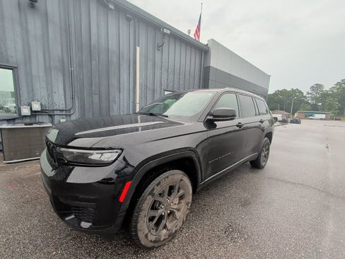 Used 2025 Jeep Grand Cherokee L Altitude AWD/4WD image 1