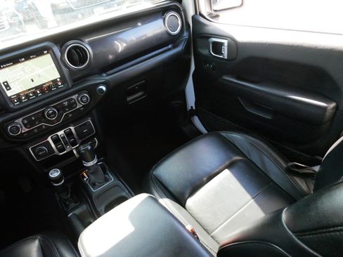 Used 2020 Jeep Wrangler Unlimited Sahara AWD/4WD image 11
