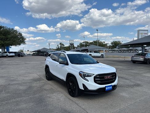 Certified 2021 GMC Terrain SLT w/ Elevation Edition FWD image 3