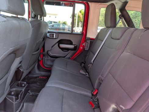Used 2019 Jeep Wrangler Unlimited Sport S AWD/4WD image 17