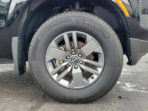 Used 2025 Nissan Frontier SV w/ Tow Package AWD/4WD image 5