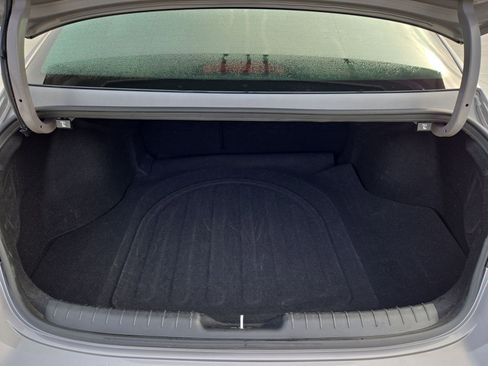 Used 2025 Hyundai Elantra SEL FWD image 31