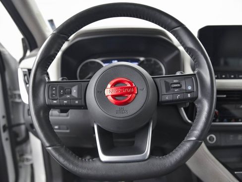 Used 2023 Nissan Rogue SL w/ SL Premium Package image 17