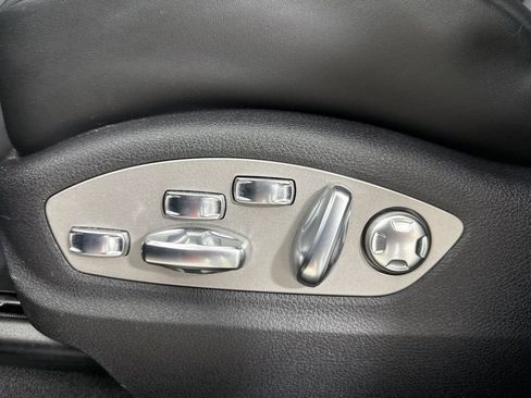 Certified 2026 Porsche Macan AWD/4WD image 40