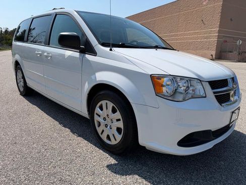 Used 2017 Dodge Grand Caravan SE w/ Power Window Group FWD image 3
