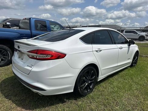 Used 2018 Ford Fusion SE w/ Equipment Group 601A FWD image 14