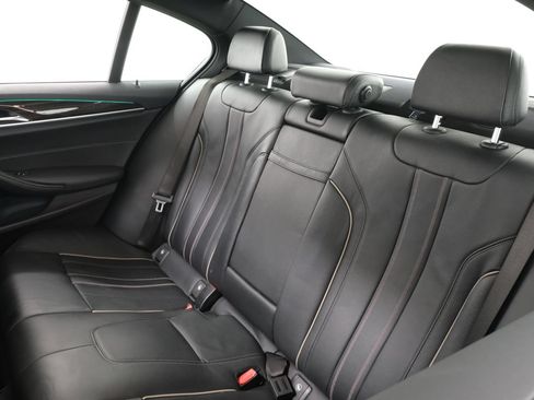 Used 2019 BMW 530e xDrive w/ Premium Package AWD/4WD image 36