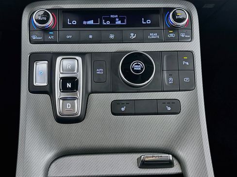 Used 2025 Hyundai Palisade SEL FWD image 25