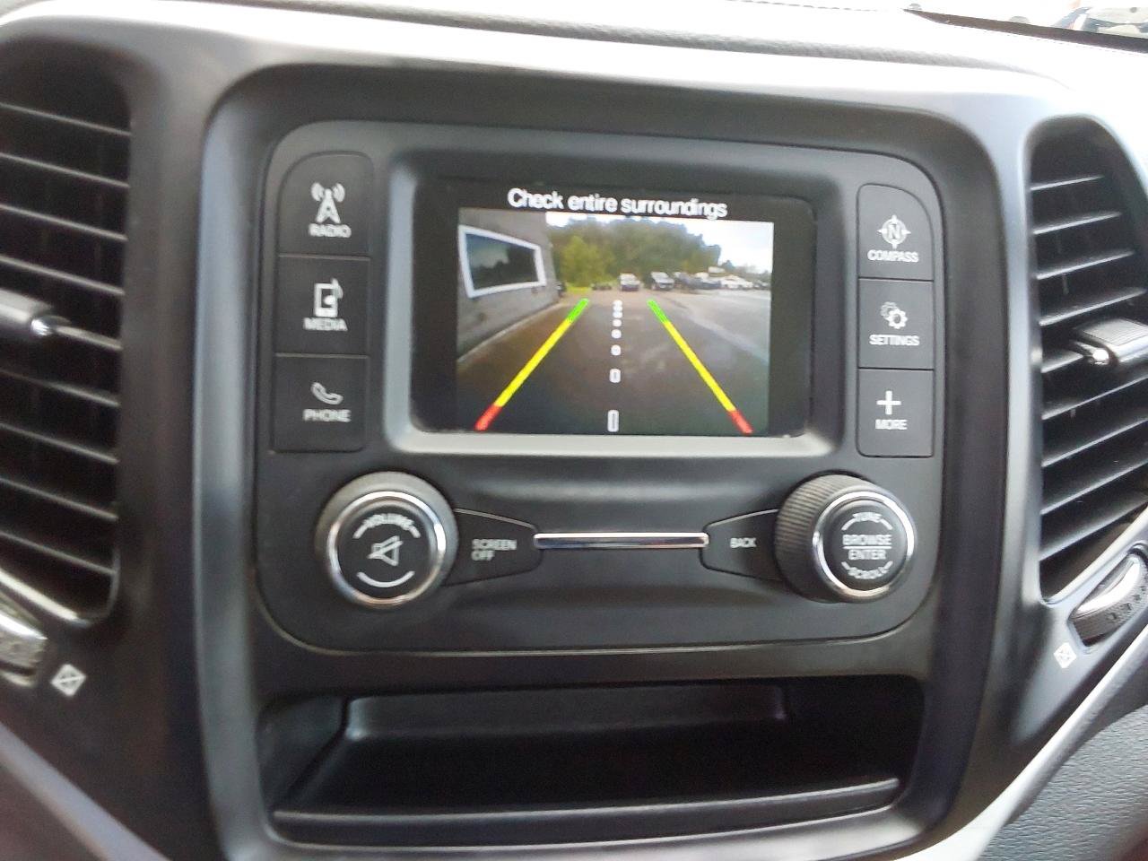 Used 2015 Jeep Cherokee Sport AWD/4WD image 13