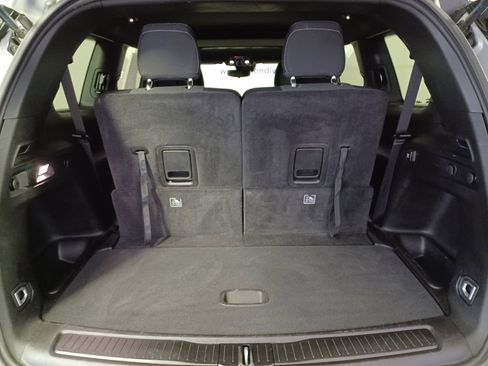 Used 2024 Jeep Grand Cherokee L Laredo image 12