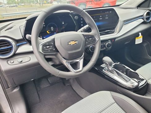 New 2026 Chevrolet Trax LT w/ Driver Confidence Package FWD image 7