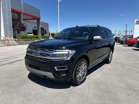 Used 2024 Ford Expedition Platinum AWD/4WD image 3