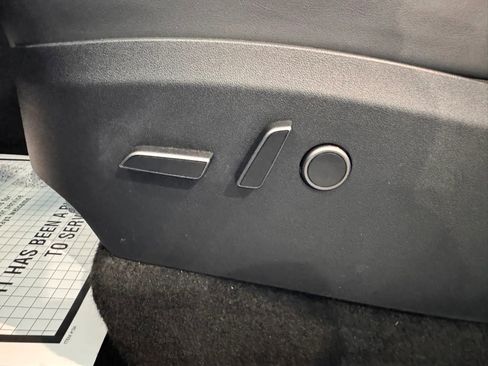 Used 2023 Tesla Model Y Long Range image 11