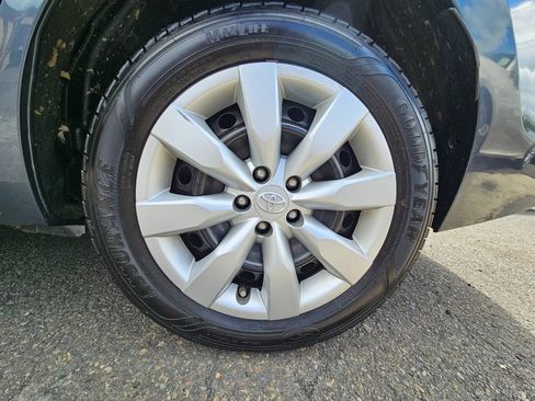 Used 2016 Toyota Corolla LE FWD image 23