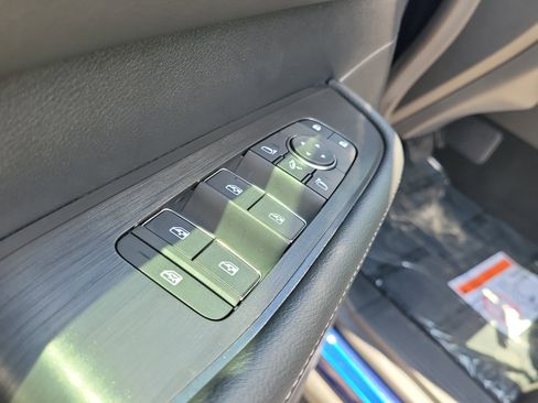 New 2025 Nissan Armada SL image 22