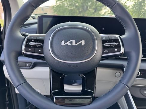 New 2026 Kia Carnival EX image 14