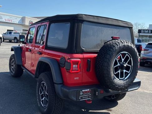 Used 2024 Jeep Wrangler Unlimited Rubicon w/ Convenience Group image 3