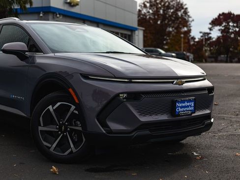 New 2026 Chevrolet Equinox EV LT FWD image 3