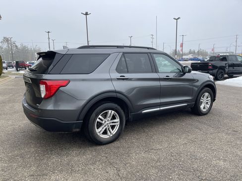 Certified 2020 Ford Explorer XLT w/ Equipment Group 202A image 4