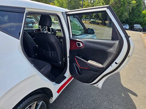 Used 2020 Kia Soul GT-Line Turbo FWD image 25