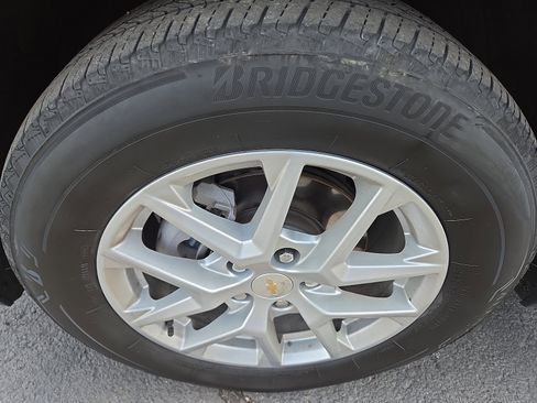 Used 2024 Chevrolet Equinox LT image 12