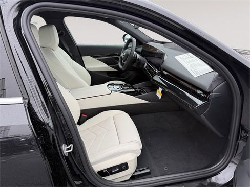 New 2026 BMW 530i xDrive w/ Premium Package image 15