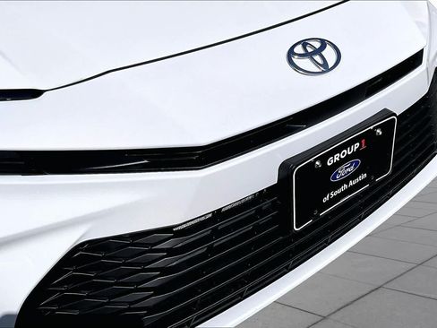 Used 2025 Toyota Camry LE FWD image 30