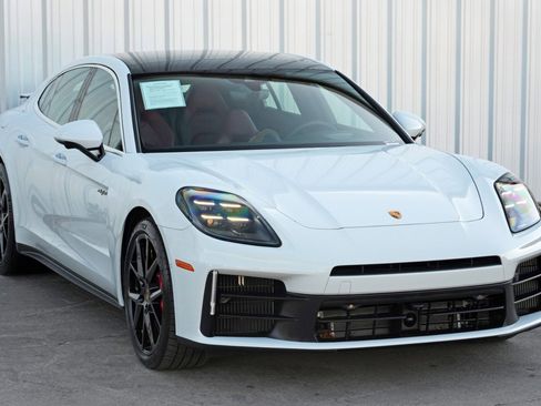 Used 2025 Porsche Panamera 4S w/ Premium Package image 60
