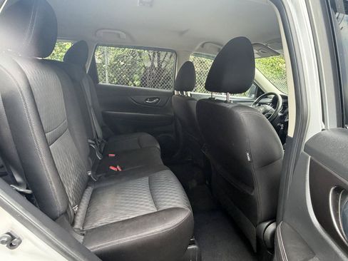 Used 2019 Nissan Rogue S w/ Special Edition Package FWD image 15