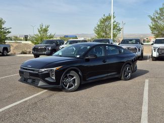 Used 2025 Kia K4 LXS video 1