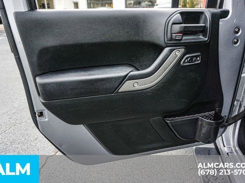 Used 2018 Jeep Wrangler Unlimited Sport S image 43