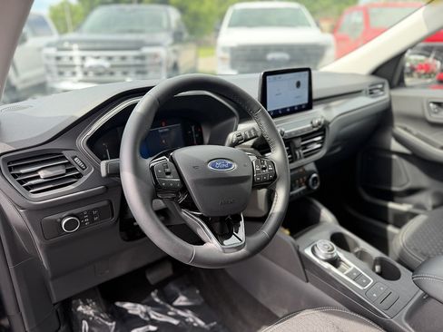 Used 2025 Ford Escape Active w/ Cold Weather Package AWD/4WD image 13
