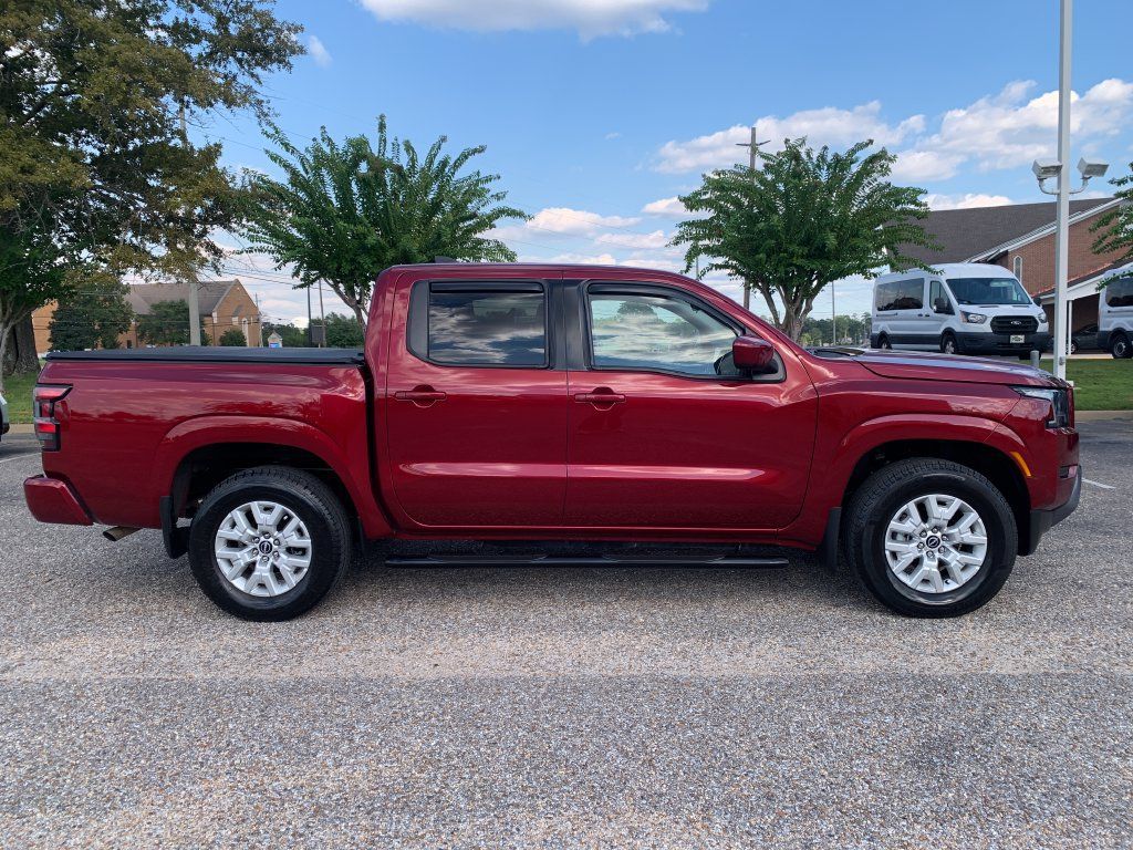 Used 2023 Nissan Frontier SV w/ Technology Package AWD/4WD image 2