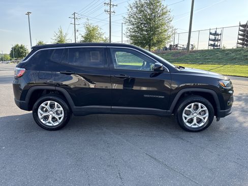 Certified 2024 Jeep Compass Sport AWD/4WD image 10