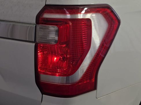 Used 2020 Ford Expedition XLT AWD/4WD image 13
