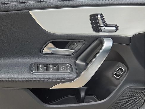 Used 2025 Mercedes-Benz CLA 250 4MATIC image 13
