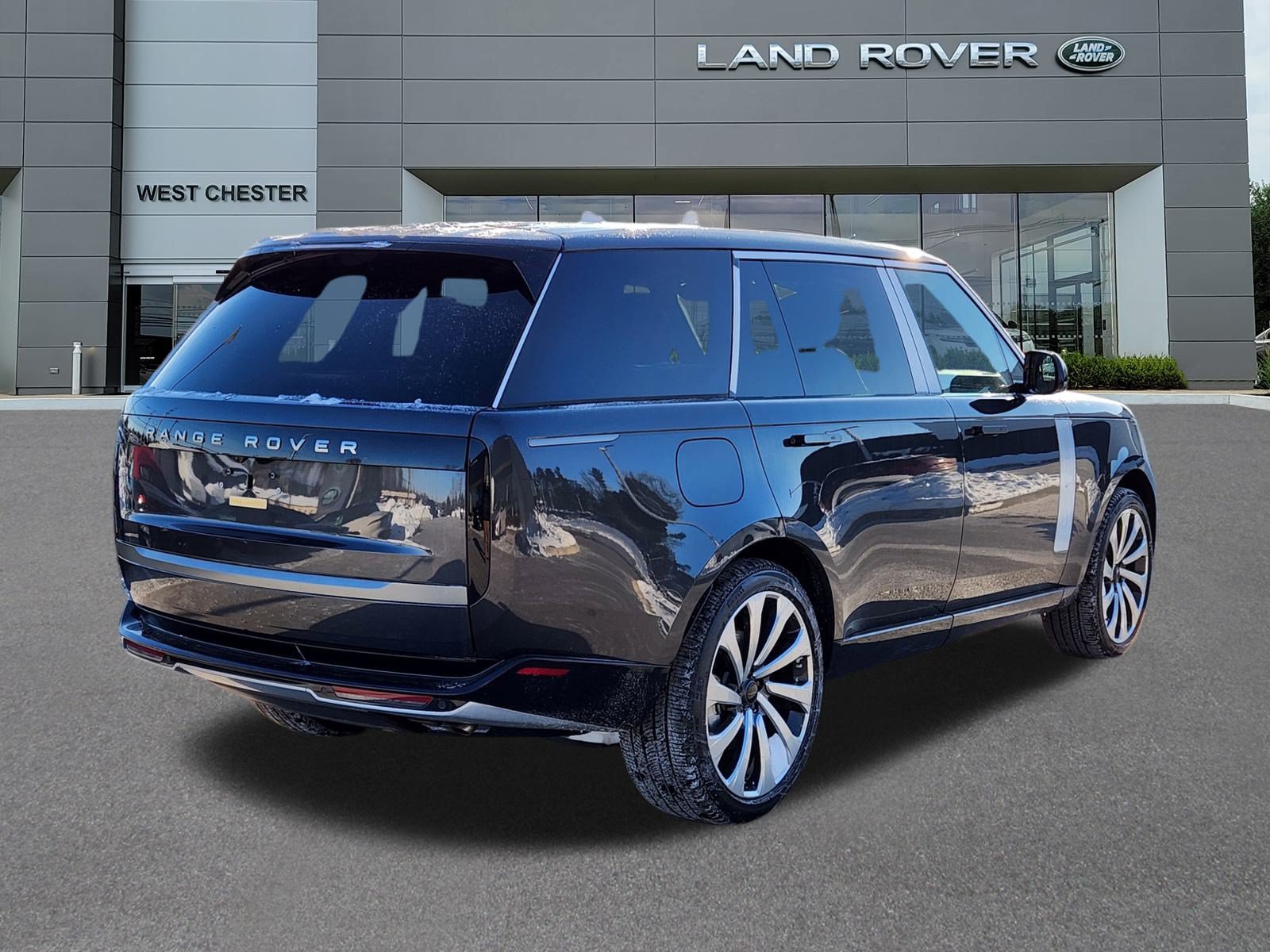 New 2026 Land Rover Range Rover Long Wheelbase SE AWD/4WD image 4