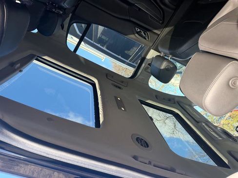 Used 2020 GMC Acadia SLT w/ Driver Alert Package II image 7